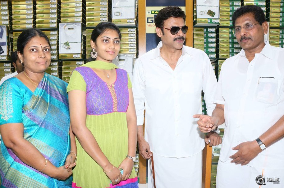 Venkatesh-Inaugurates-Ramraj-Cotton-Showroom